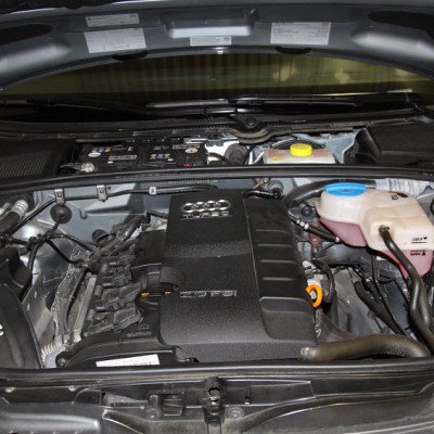 audi-a4-engine-cover-install-02