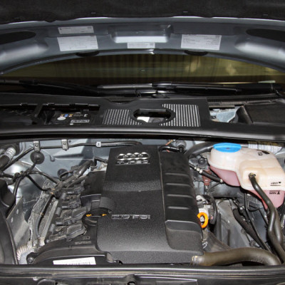 audi-a4-engine-cover-install-04